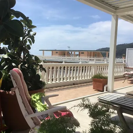 La Pergolina Apartamento Marina dʼAndora